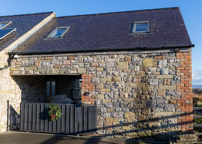Stunning Rural Stay With Idyllic Views & Great Location