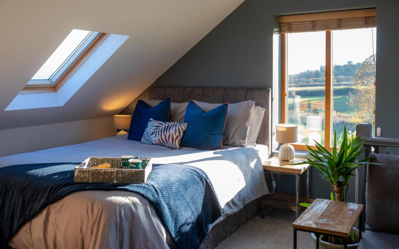 Apartment Stunning Rural With Idyllic Views & Great Location
