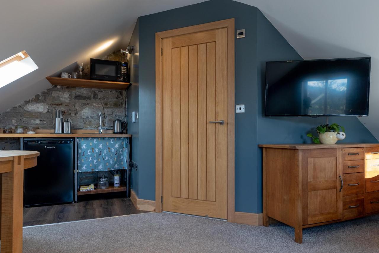 Stunning Rural With Idyllic Views & Great Location Apartment